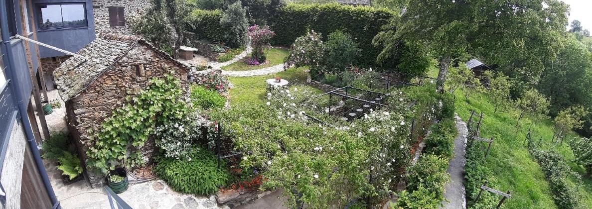 Louradou-Sur-Ciel Bed and Breakfast Jouqueviel Buitenkant foto